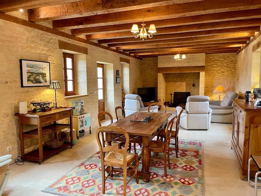 Charming 19Th Century Farmhouse With Pool Vitrac (Dordogne) Exterior foto
